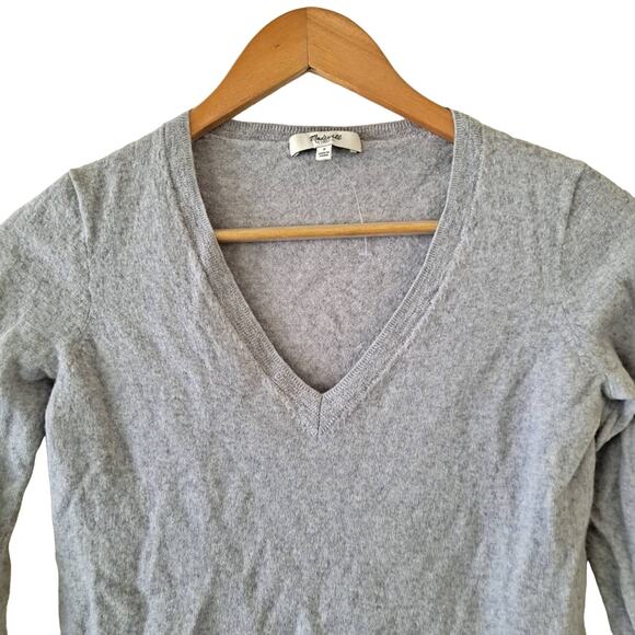 Madewell Women's Gray 100% Merino Wool Cropped V-Neck Sweater - Size Small - Picture 5 of 8